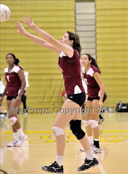 Thumbnail 3 in Capistrano Valley vs Downey (Aloha Cougar Classic) photogallery.