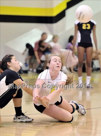 Thumbnail 1 in Capistrano Valley vs Downey (Aloha Cougar Classic) photogallery.