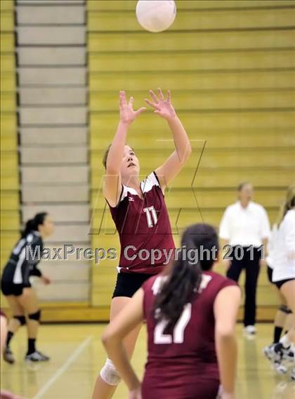 Thumbnail 1 in Capistrano Valley vs Downey (Aloha Cougar Classic) photogallery.