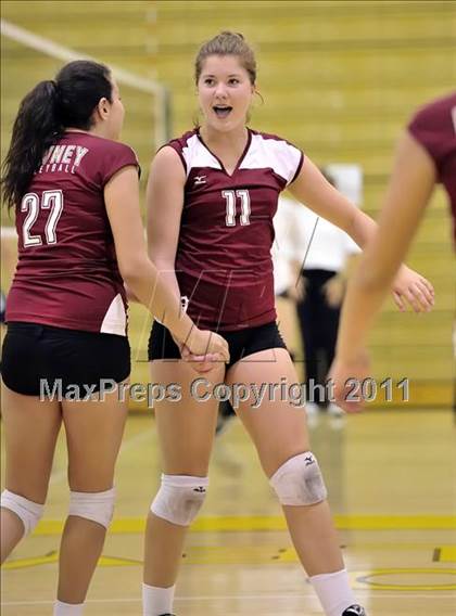 Thumbnail 2 in Capistrano Valley vs Downey (Aloha Cougar Classic) photogallery.