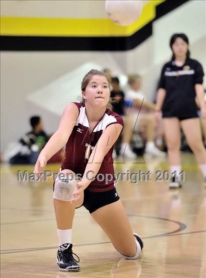 Thumbnail 3 in Capistrano Valley vs Downey (Aloha Cougar Classic) photogallery.