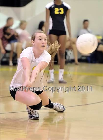 Thumbnail 3 in Capistrano Valley vs Downey (Aloha Cougar Classic) photogallery.