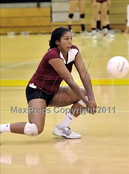 Thumbnail 3 in Capistrano Valley vs Downey (Aloha Cougar Classic) photogallery.