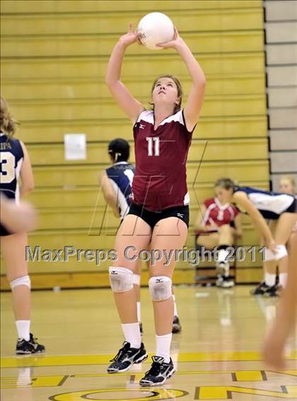 Thumbnail 1 in Capistrano Valley vs Downey (Aloha Cougar Classic) photogallery.