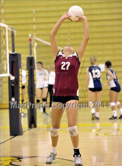 Thumbnail 2 in Capistrano Valley vs Downey (Aloha Cougar Classic) photogallery.