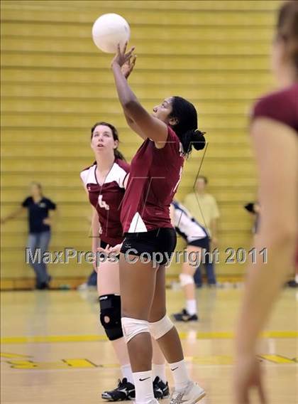 Thumbnail 2 in Capistrano Valley vs Downey (Aloha Cougar Classic) photogallery.