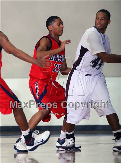 Thumbnail 2 in Fort Bend Kempner vs Pearland Dawson (McDonald's Texas Invitational) photogallery.