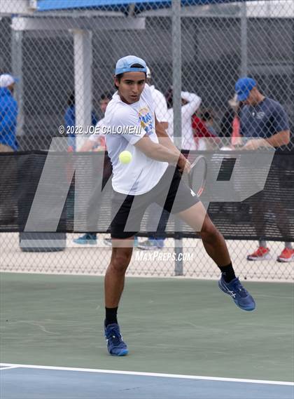 Thumbnail 1 in Fort Bend Kempner vs McAllen Memorial (UIL 5A Boys Singles Tennis State Semifinal) photogallery.