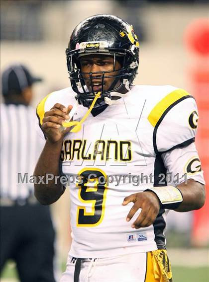 Thumbnail 1 in Mesquite vs. Garland (5A Division 1 Area Playoff ) photogallery.