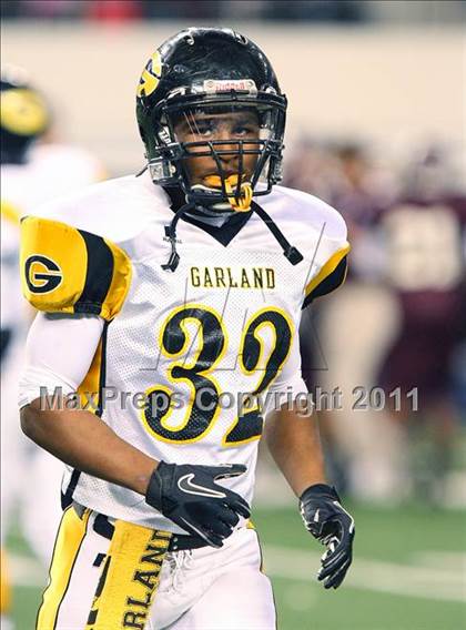 Thumbnail 1 in Mesquite vs. Garland (5A Division 1 Area Playoff ) photogallery.