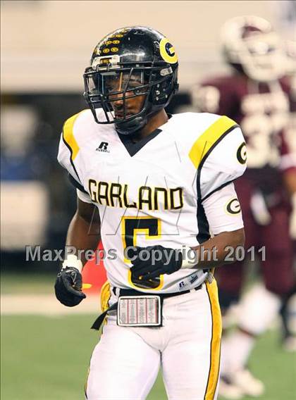 Thumbnail 1 in Mesquite vs. Garland (5A Division 1 Area Playoff ) photogallery.