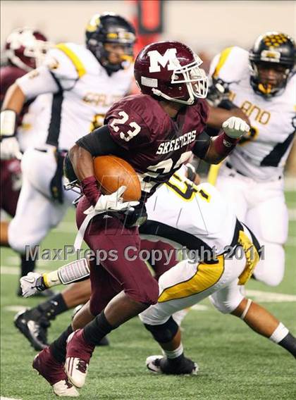 Thumbnail 3 in Mesquite vs. Garland (5A Division 1 Area Playoff ) photogallery.