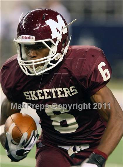 Thumbnail 1 in Mesquite vs. Garland (5A Division 1 Area Playoff ) photogallery.