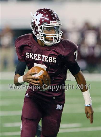 Thumbnail 1 in Mesquite vs. Garland (5A Division 1 Area Playoff ) photogallery.