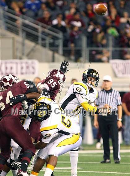 Thumbnail 2 in Mesquite vs. Garland (5A Division 1 Area Playoff ) photogallery.