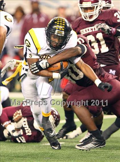 Thumbnail 1 in Mesquite vs. Garland (5A Division 1 Area Playoff ) photogallery.