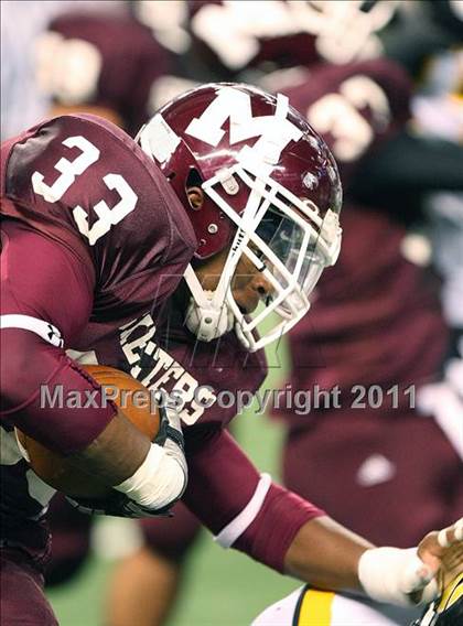 Thumbnail 1 in Mesquite vs. Garland (5A Division 1 Area Playoff ) photogallery.