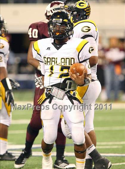 Thumbnail 2 in Mesquite vs. Garland (5A Division 1 Area Playoff ) photogallery.