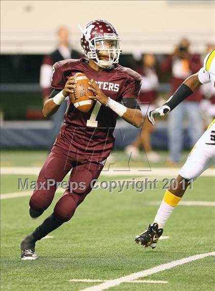 Thumbnail 2 in Mesquite vs. Garland (5A Division 1 Area Playoff ) photogallery.