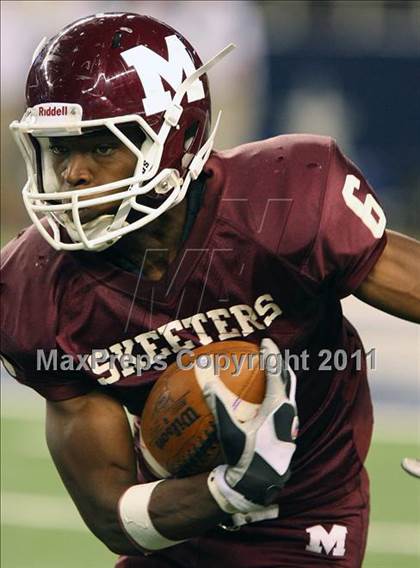 Thumbnail 2 in Mesquite vs. Garland (5A Division 1 Area Playoff ) photogallery.