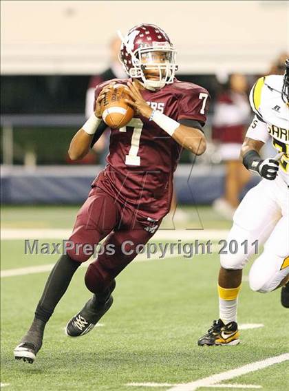 Thumbnail 3 in Mesquite vs. Garland (5A Division 1 Area Playoff ) photogallery.