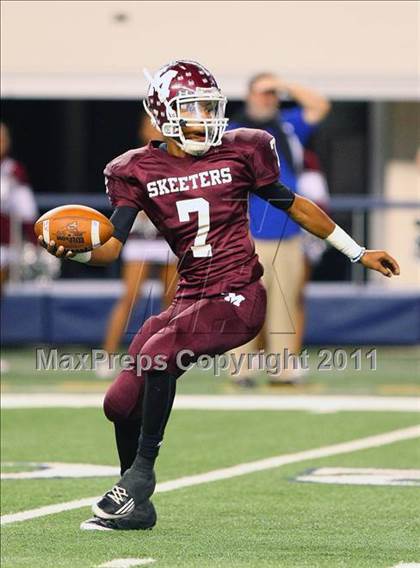 Thumbnail 1 in Mesquite vs. Garland (5A Division 1 Area Playoff ) photogallery.
