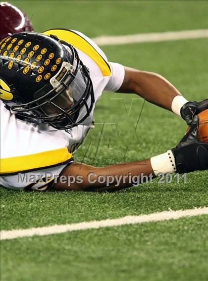 Thumbnail 1 in Mesquite vs. Garland (5A Division 1 Area Playoff ) photogallery.