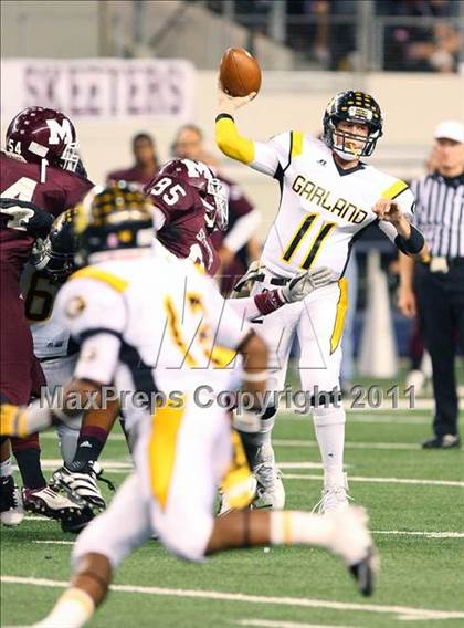 Thumbnail 3 in Mesquite vs. Garland (5A Division 1 Area Playoff ) photogallery.