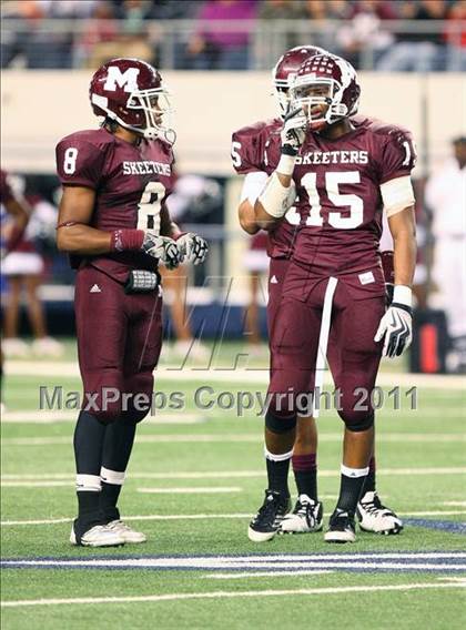 Thumbnail 3 in Mesquite vs. Garland (5A Division 1 Area Playoff ) photogallery.