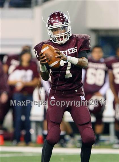 Thumbnail 1 in Mesquite vs. Garland (5A Division 1 Area Playoff ) photogallery.