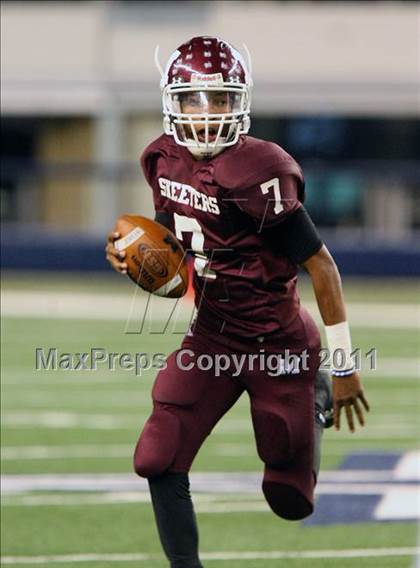 Thumbnail 2 in Mesquite vs. Garland (5A Division 1 Area Playoff ) photogallery.