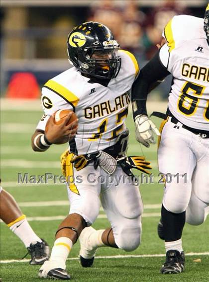 Thumbnail 3 in Mesquite vs. Garland (5A Division 1 Area Playoff ) photogallery.