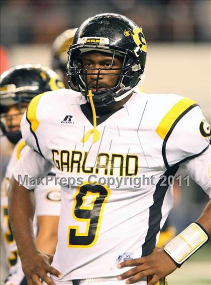 Thumbnail 2 in Mesquite vs. Garland (5A Division 1 Area Playoff ) photogallery.