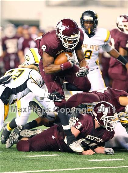 Thumbnail 2 in Mesquite vs. Garland (5A Division 1 Area Playoff ) photogallery.
