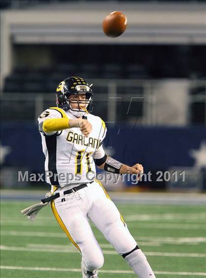 Thumbnail 3 in Mesquite vs. Garland (5A Division 1 Area Playoff ) photogallery.