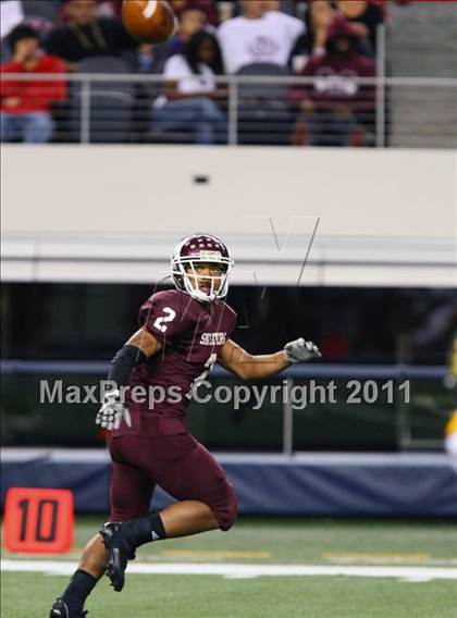 Thumbnail 2 in Mesquite vs. Garland (5A Division 1 Area Playoff ) photogallery.