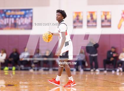 Thumbnail 2 in Jonesboro vs Dutchtown (Hard In The Paint) photogallery.