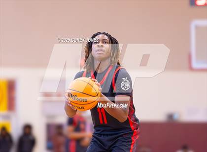 Thumbnail 3 in Jonesboro vs Dutchtown (Hard In The Paint) photogallery.