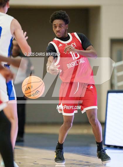 Thumbnail 1 in Westminster Schools of Augusta vs. Laney (100 Black Men of Augusta Thanksgiving Classic) photogallery.