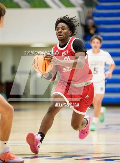 Thumbnail 2 in Westminster Schools of Augusta vs. Laney (100 Black Men of Augusta Thanksgiving Classic) photogallery.