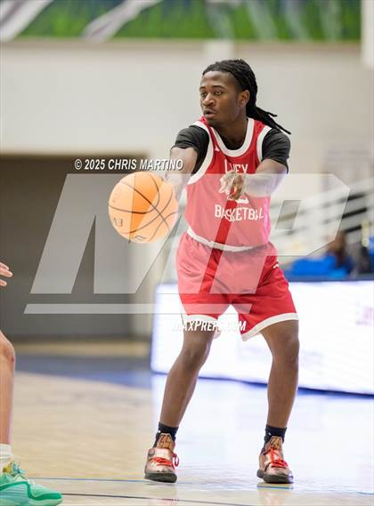 Thumbnail 3 in Westminster Schools of Augusta vs. Laney (100 Black Men of Augusta Thanksgiving Classic) photogallery.