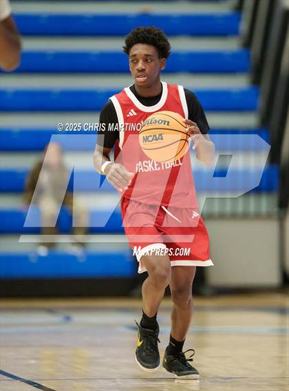 Thumbnail 2 in Westminster Schools of Augusta vs. Laney (100 Black Men of Augusta Thanksgiving Classic) photogallery.