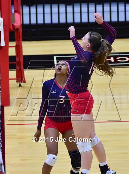 Thumbnail 3 in MacArthur [Douglas] vs Roosevelt [Theodore] (BAC) photogallery.