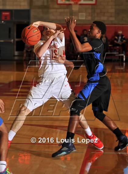 Thumbnail 1 in Shadow Mountain @ Mater Dei (Nike Extravaganza) photogallery.