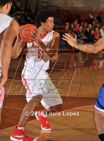 Thumbnail 3 in Shadow Mountain @ Mater Dei (Nike Extravaganza) photogallery.