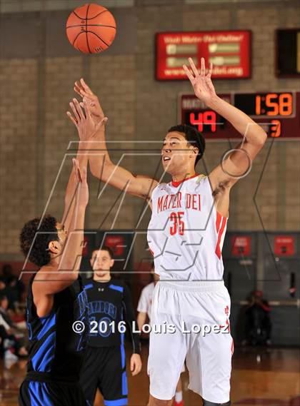 Thumbnail 1 in Shadow Mountain @ Mater Dei (Nike Extravaganza) photogallery.