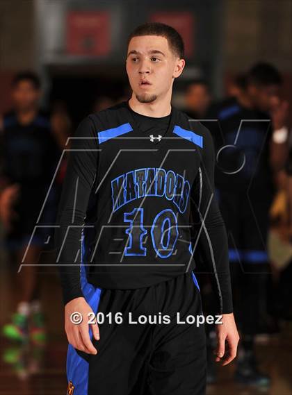 Thumbnail 1 in Shadow Mountain @ Mater Dei (Nike Extravaganza) photogallery.