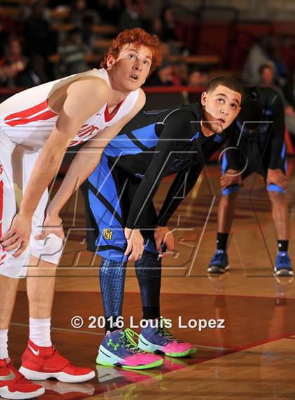 Thumbnail 3 in Shadow Mountain @ Mater Dei (Nike Extravaganza) photogallery.