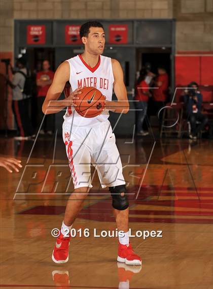 Thumbnail 1 in Shadow Mountain @ Mater Dei (Nike Extravaganza) photogallery.