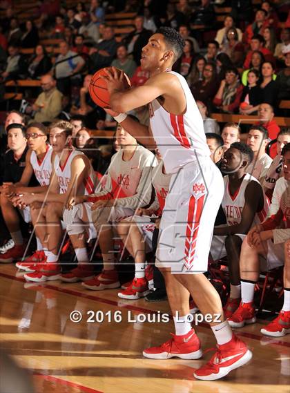Thumbnail 2 in Shadow Mountain @ Mater Dei (Nike Extravaganza) photogallery.